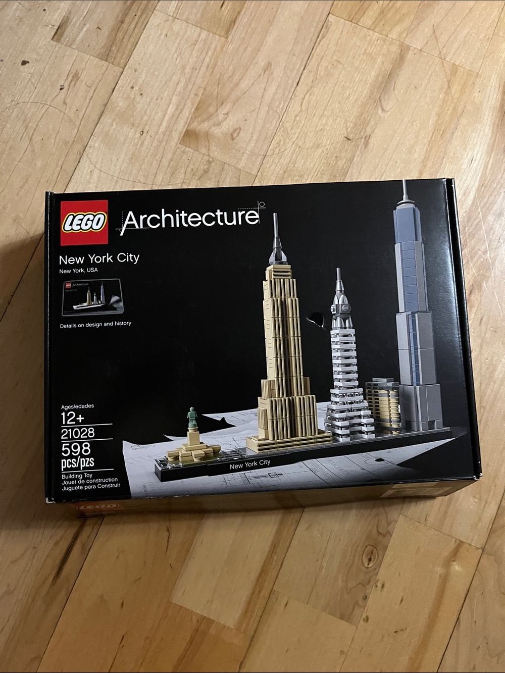 Brand new in box LEGO Architecture New York City Skyline Set -
